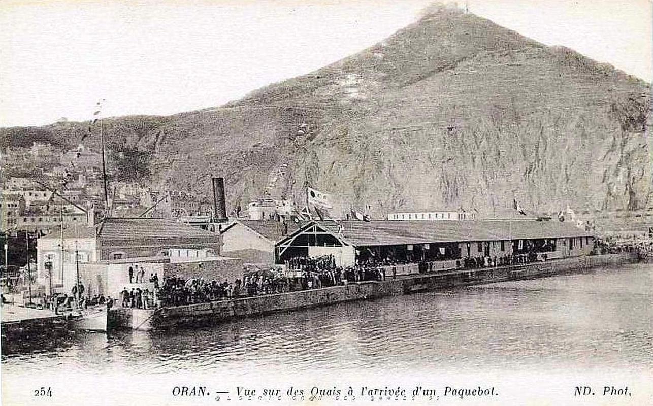 178- Oran - Sur les quais.jpg